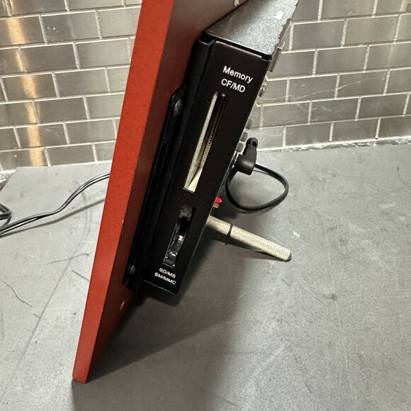 Brookstone Digital Photo Frame USB Video In/Out Memory Card Input 9.5 x 8.5 - Picture 7 of 13